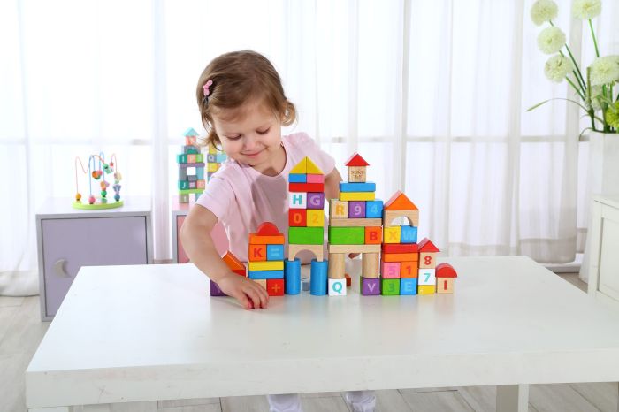 Tooky Toy Wooden 70 Piece Rubber Wood Blocks Set - a timeless, classic toy that kids will love!