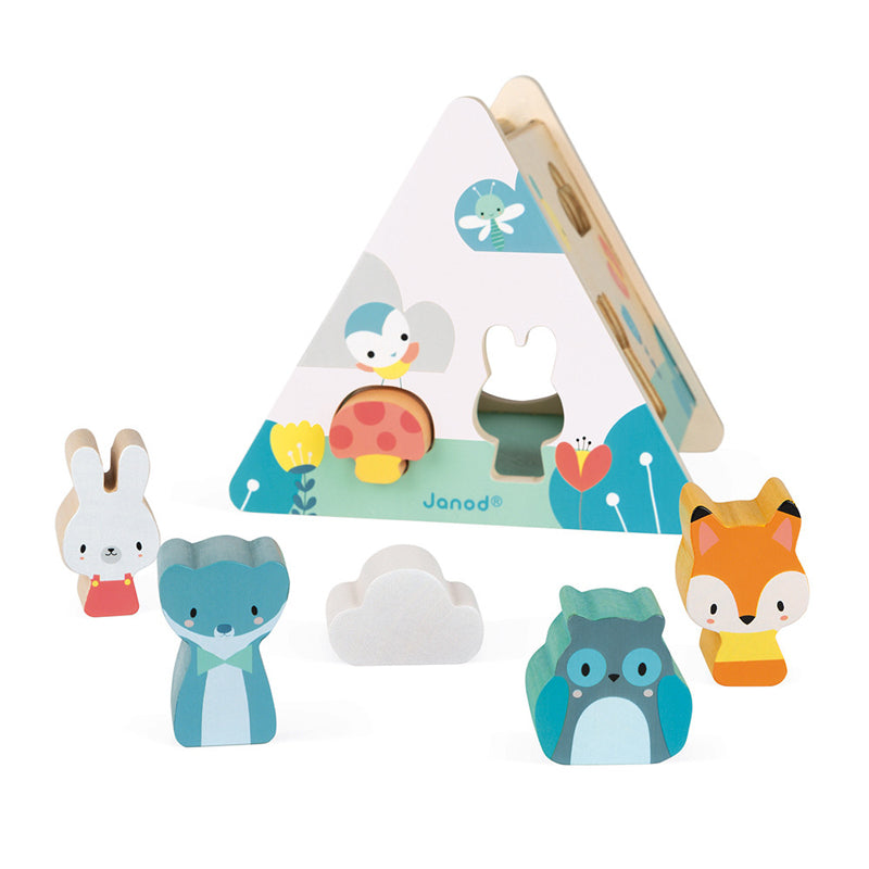 The shape sorter is a gorgeous gift for little ones, helping them to develop their dexterity while having fun with the characters