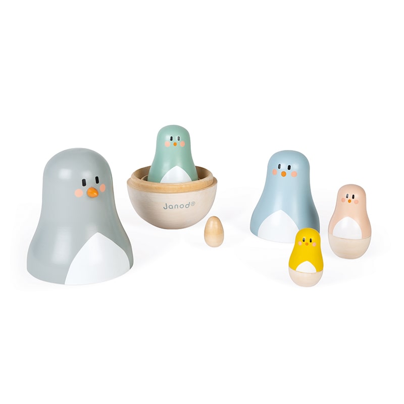 This sweet wooden doll set features 6 penguin "dolls" which fit into one another just like Russian nesting dolls.