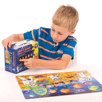 Budding astronauts will enjoy this 25 piece jigsaw, with so much to see and talk about - from rockets to aliens to planets!