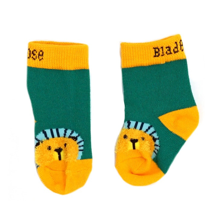 Blade & Rose Frankie The Lion Socks - bold, bright and fun! These gorgeous socks in green and yellow have a gorgeous Frankie the Lion design.