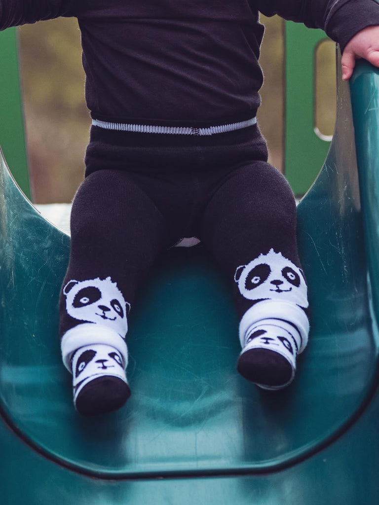 Blade & Rose WWF Organic Panda Leggings - bold, bright and fun! These fab organic leggings are black and with white with a sweet panda design on the bum.