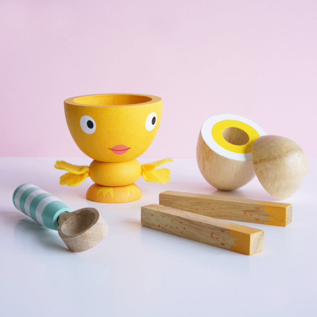 Le Toy Van Egg Cup Set Chicky Chick - award winning toy by Le Toy Van