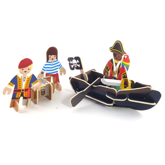 This fantastic Pirate Island Eco-Friendly Pop Out Play Set by Playpress contains 3 pirates, a boat, treasure chest, treasure, a parrot, accessories, and the pack itself also builds into a pirate island hideaway.