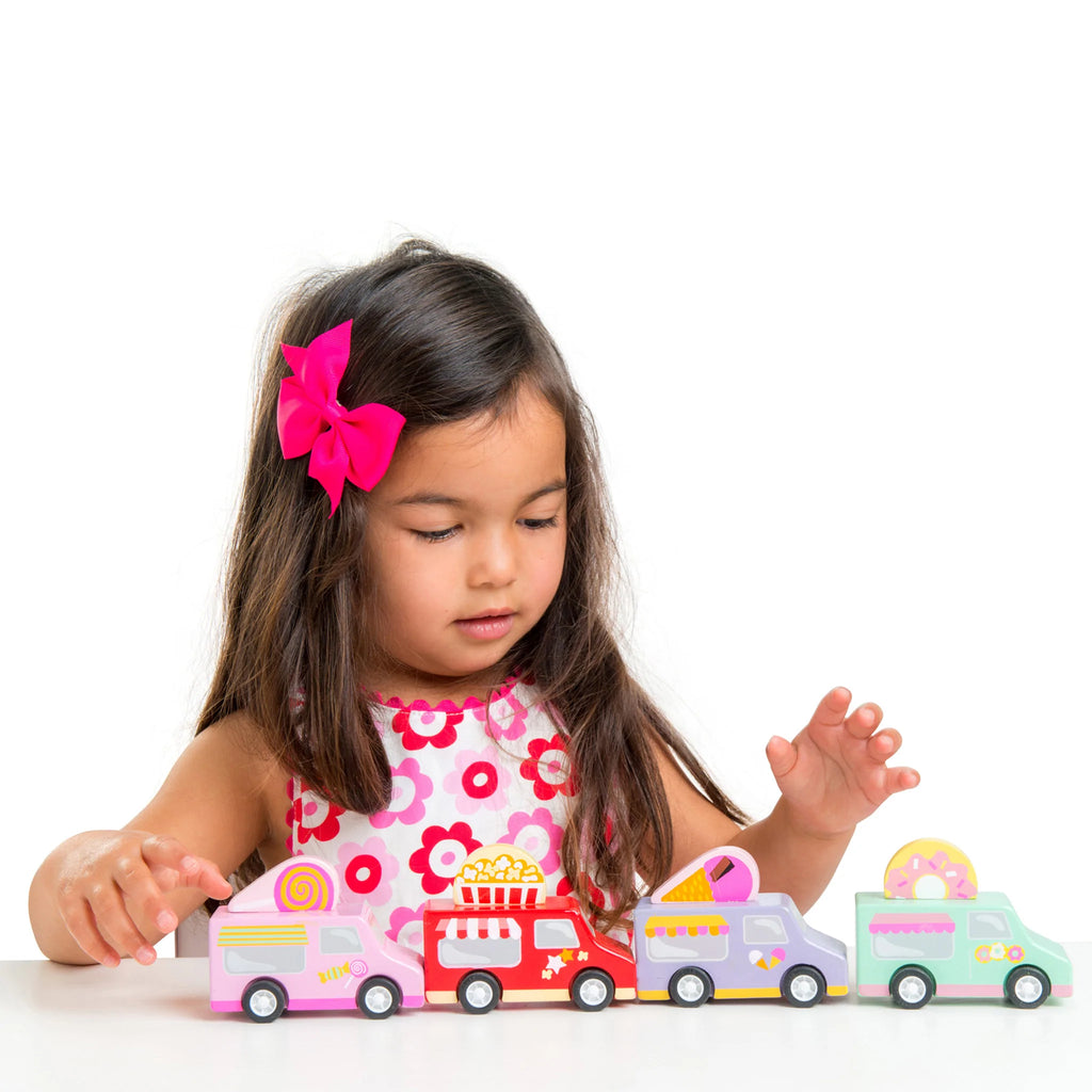With four different designs to choose from - ice cream truck, popcorn truck, candy truck, donut truck. Each with a unique, colourful and fun design - pull back and watch them race!
